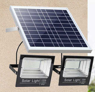 100W Solar Flood Light Untuk Penerangan Taman Perlindungan IP65