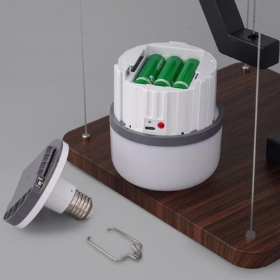 Portable 30w 50w Lampu darurat LED bertenaga tinggi Waktu darurat panjang 5 jam untuk penggunaan di luar ruangan