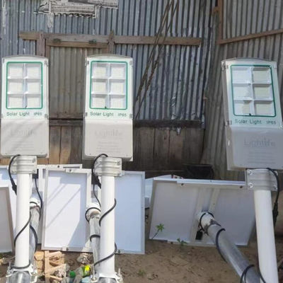 IP65 AL Extra Solar Panel Aio Solar Street Light Bekerja Selama 3-4 Hari Berjalan