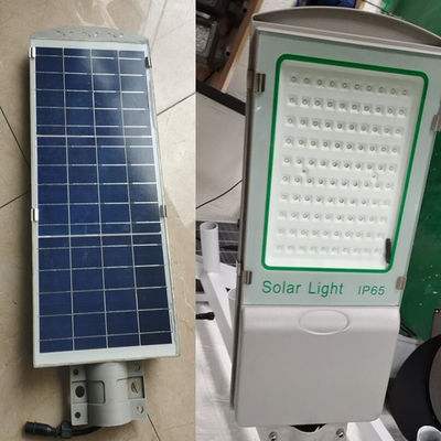 IP65 AL Extra Solar Panel Aio Solar Street Light Bekerja Selama 3-4 Hari Berjalan