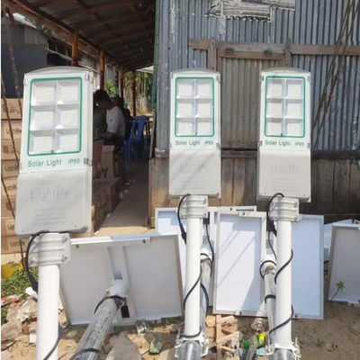 IP65 AL Extra Solar Panel Aio Solar Street Light Bekerja Selama 3-4 Hari Berjalan